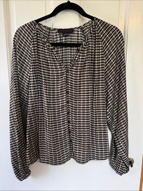 Sanctuary Satin Black & Cream Geometric Button-Front Blouse